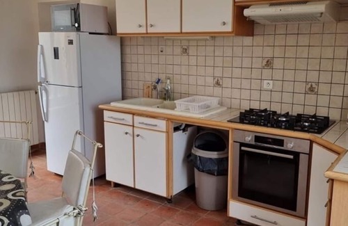 Valence Apartment | Fully equipped detached house, on a beautiful estate.
