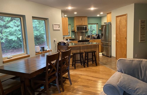 Burley House | Fully equipped house nestled in old growth trees with miles of beaches/trails