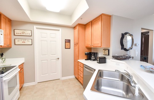 Fort Walton Beach - Destin Condo | Fully equipped open-concept condo w/private balcony in Destin! 🌺