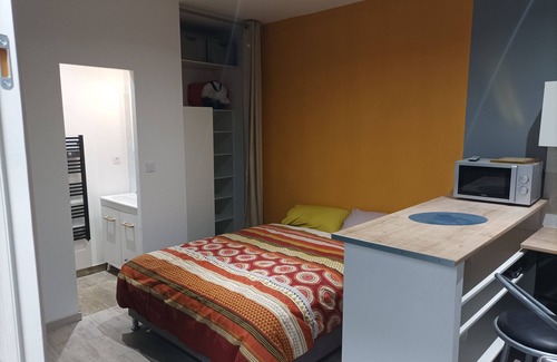 Saint-Etienne Apartment | Fully equipped studio. Welcome to Seamora