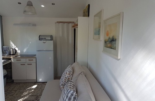 Lorgues Apartment | fully equipped studio on the way to saint jacques de compostelle GR653A