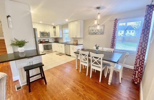Fairfax House | Fully Fenced Acre I Like-new Home I 30 Day Minimum