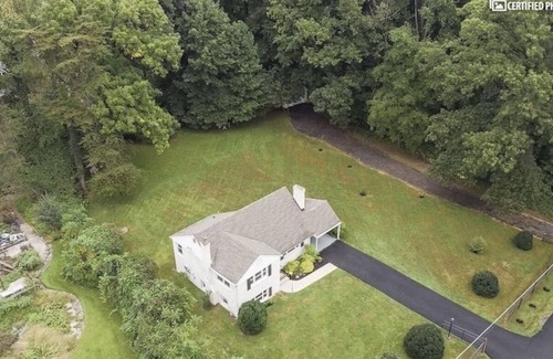 Fairfax House | Fully Fenced Acre I Like-new Home I 30 Day Minimum