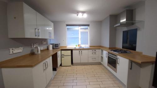 Patchway Apartment | Fully Furnished 3 bedroom Appartment
