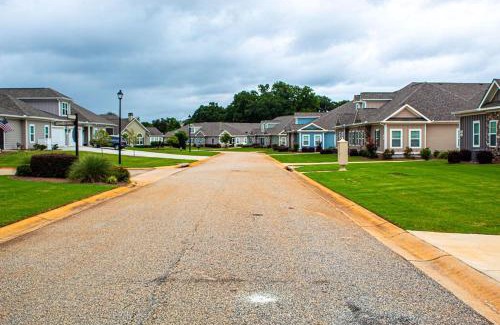 Warner Robins House | Fully Furnished 3BR Subdivision Amenities