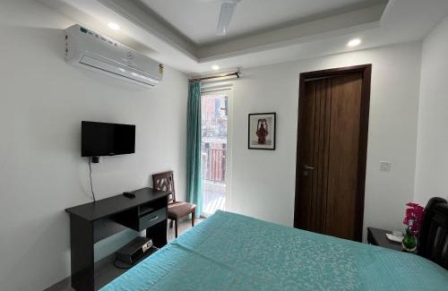 New Delhi Bed & Breakfast | Fully Furnished Comfortable Rooms in Hauz Khas - Woodpecker Apartments
