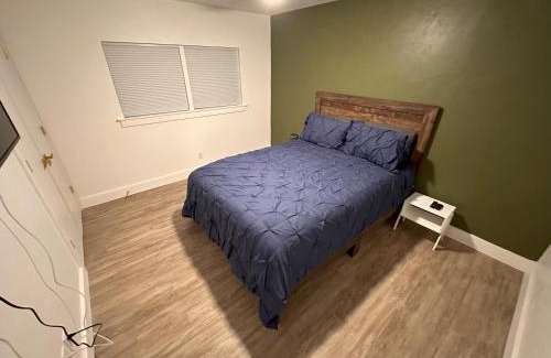 Tallahassee Apartment | Fully Furnished Executive Housing - Whole House - Manley Manor