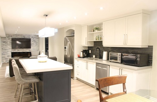 Richmond Hill House | Fully Furnished Guest Suite