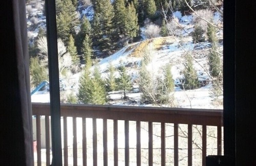 Georgetown Condo | Fully Furnished Georgetown CO Ski Condo. Across street from lake, 1 Br Plus Loft