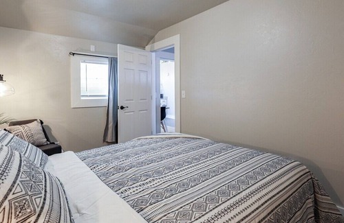 Midwest City Apartment | Fully furnished house by Tinker- Kitchen- Center of OKC