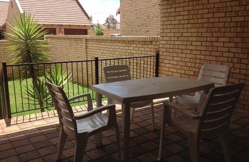 Bloemfontein House | Fully Furnished Monthly Stay in Pentagon Park