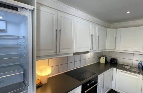 Amager Apartment | Fully furnished room with shared kitchen and bathroom