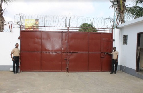 Monrovia House | Fully Furnished & Serviced 1Bed apartment Four