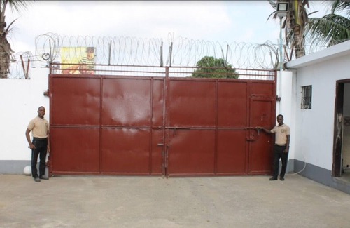 Monrovia House | Fully Furnished & Serviced 1Bed apartment Twenty Two