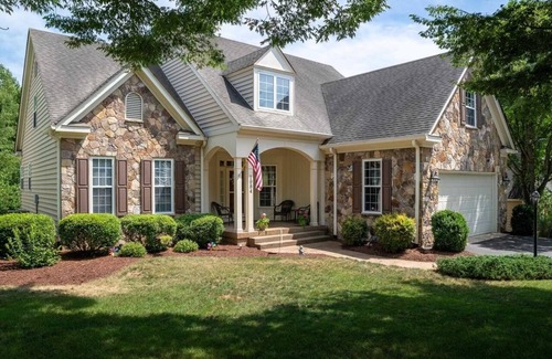 Rio House | Fully Furnished 3BR/3.5BA Home in Charlottesville