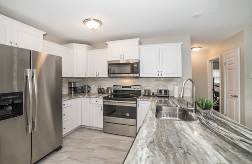 Largo House | Fully Furnished W/All Utilities