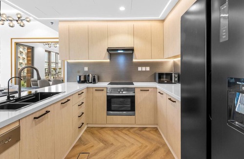 Downtown Dubai Apartment | Fully refurbished 2bedroom Steps from Burj Khalifa
