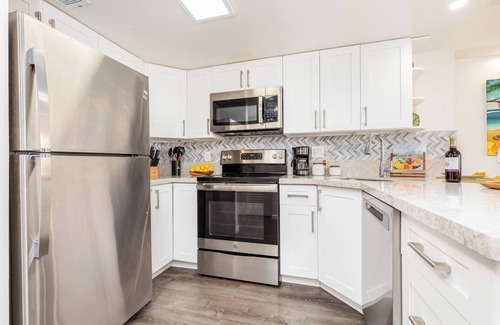 Waikiki Condo | Fully Remodeled Condo at Ilikai Hotel by the Beach w/Spectacular Amenities