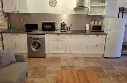 Vallon-Pont-d'Arc Apartment | Fully renovated studio in a quiet hamlet in southern Ardèche