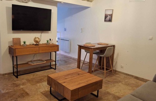 Vallon-Pont-d'Arc Apartment | Fully renovated studio in a quiet hamlet in southern Ardèche