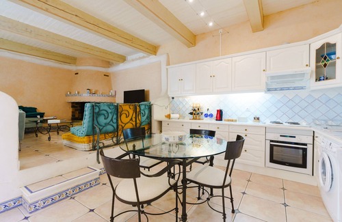 Lespignan House | Fully renovated 19th century French house w/private pool, AC & inner courtyard