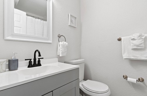 Portsmouth Apartment | Fully renovated 2 bedroom unit in Portsmouth