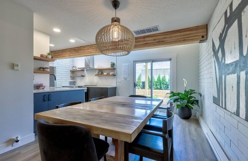 Downtown Kelowna Condo | Fully renovated 2 storey, 3 bed suite + patio oasis- In the heart of Downtown