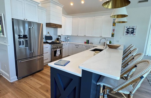 Stone Harbor House | Fully renovated 5 Bedroom home 4 blocks to town