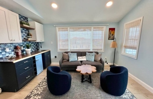 North End Condo | Fully renovated and expanded Northend condo 1.5 blocks to beach w/parking