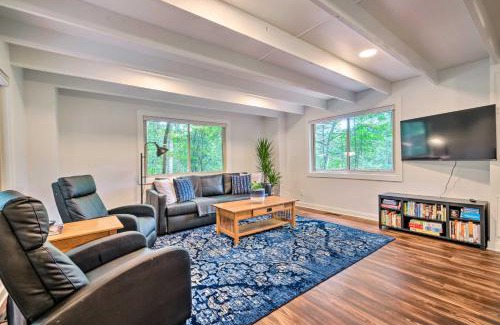 Broadway House | Fully Renovated Broadway Cabin with Private Hot Tub!