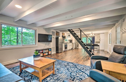 Broadway Cottage | Fully Renovated Broadway Cabin w/Private Hot Tub!