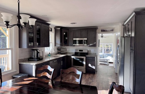 Piper Gap Cabin | Fully Renovated Cabin in the Blue Ridge Mountains with Stunning Views