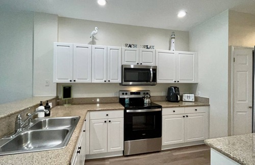 Naples Condo | Fully-renovated Coastal Condo in Naples