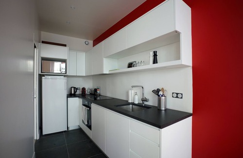 3rd Arrondissement Apartment | fully renovated large 1BR flat in the heart of le Marais for up to 2 /3 people