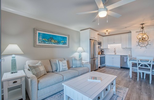 Garden City Condo | Fully Renovated 2 Bedroom 2 Bathroom DIRECT Oceanfront Condo