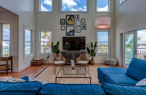 Hope Town House | Fully renovated, walk to private dock slip (2 minutes) and all amenities.