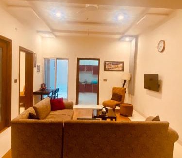 Faisalabad House | Fully Serviced Holiday Home Near Lyallpur Galleria