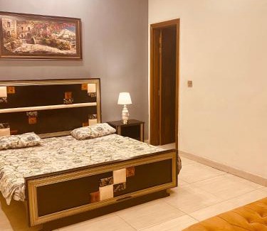 Faisalabad House | Fully Serviced Holiday Home Near Lyallpur Galleria