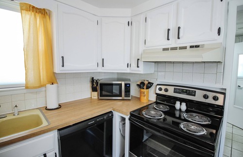 Wichita House | Fully Stocked W/Amenities - King Bed W/W&D!