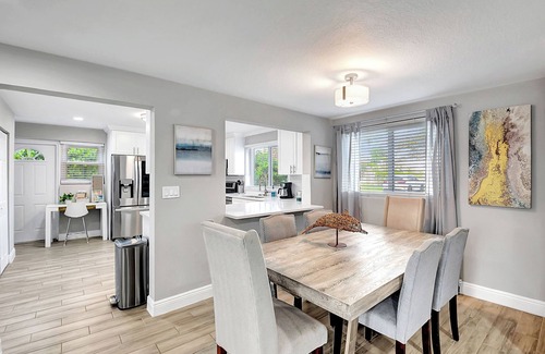 Delray Beach House | Fully Updated Home Sleeps 8 5 Min to the Beach!