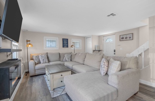 Seaside Heights House | Fully updated luxury Shore House 1.5 blocks to Beach/Boardwalk
