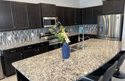 Four Corners House | FUN+2 Theaters+Game Rm+Themed BRs+Pool/Spa w/View