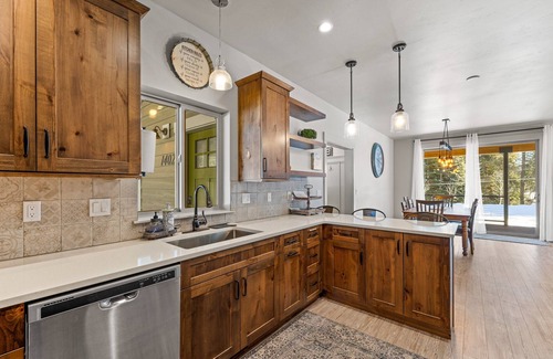 McCall House | Fun Amok - Warren Wagon Rd - WiFi - Large driveway - 4 Bedrooms with Loft