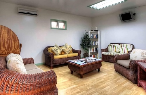 Worthing Hotel | Fun at Dover Beach! W/ Private Balcony & Kitchenette! FREE Parking, Pool