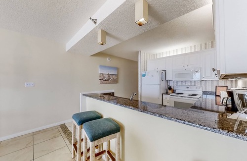 Orange Beach Apartment | Fun, beachy condo in Gulf-front complex with pool & tennis court