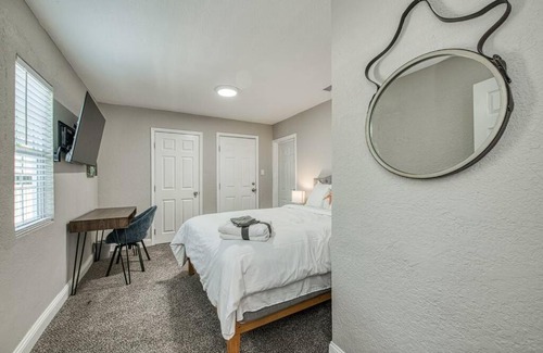 Raisin Apartment | Fun City Haven Spacious Retreat in Fresno