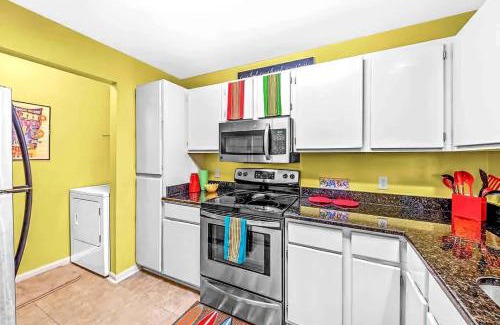 Gulf Shores Apartment | Fun first floor condo with pool hot tub gym and tennis courts