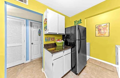 Gulf Shores Apartment | Fun first floor condo with pool hot tub gym and tennis courts