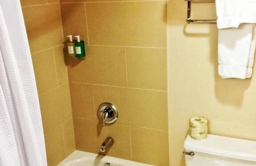 Wenatchee Hotel | Fun for the Whole Family! 2 Convenient Rooms, Free Parking and Onsite-Pool