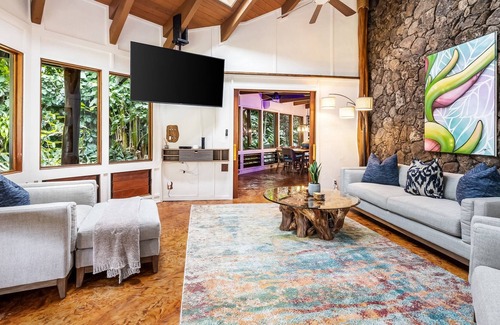 Waimanalo Villa | Fun Hawaii Hobbit House w/ AC, Tropical Vibes, Mountain View, Steps to the Beach